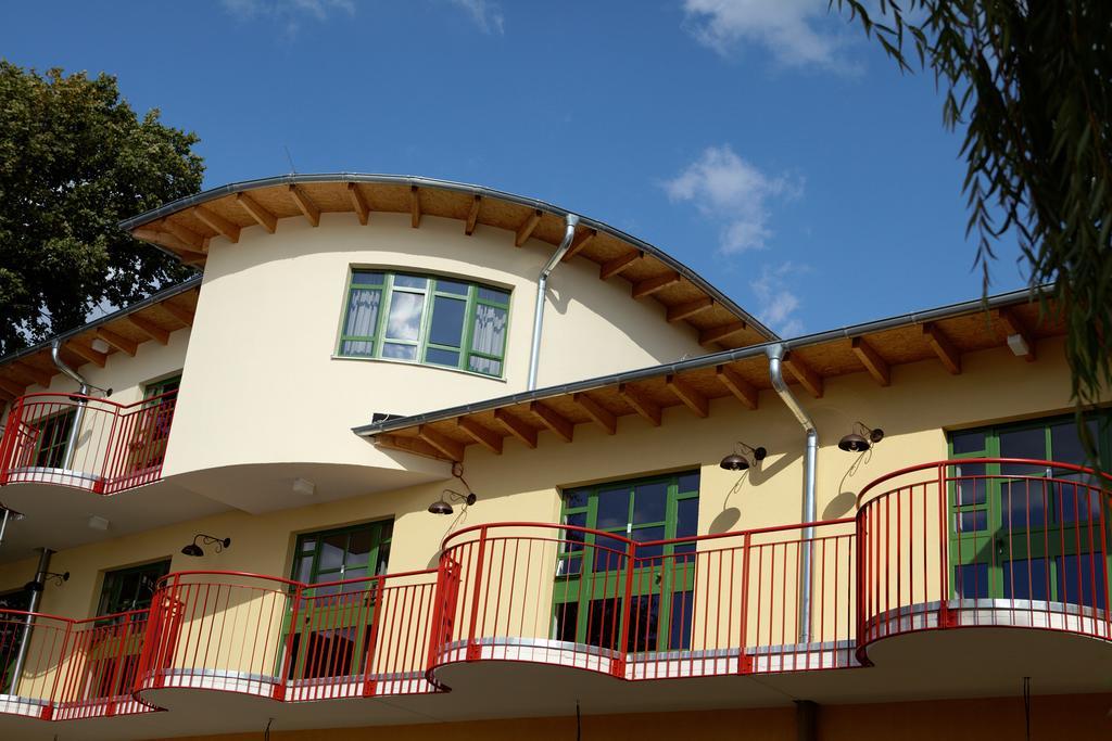 Seminar- Und Gaestehaus Flussbad Gartenstrasse เบอร์ลิน ภายนอก รูปภาพ