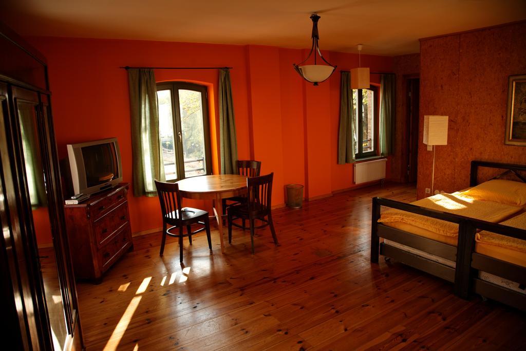Seminar- Und Gaestehaus Flussbad Gartenstrasse เบอร์ลิน ห้อง รูปภาพ