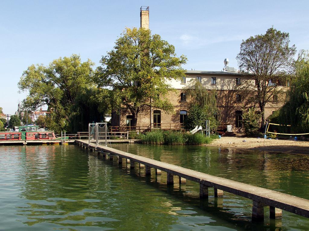 Seminar- Und Gaestehaus Flussbad Gartenstrasse เบอร์ลิน ภายนอก รูปภาพ