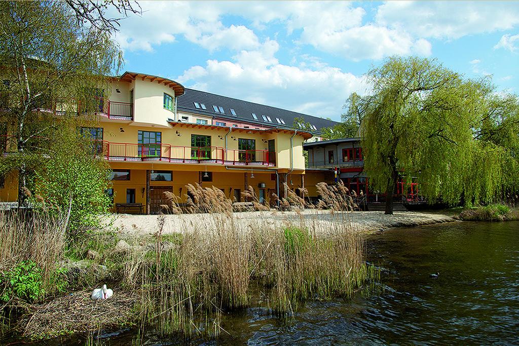 Seminar- Und Gaestehaus Flussbad Gartenstrasse เบอร์ลิน ภายนอก รูปภาพ